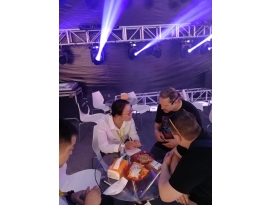 舞臺(tái)燈具如何選購(gòu)